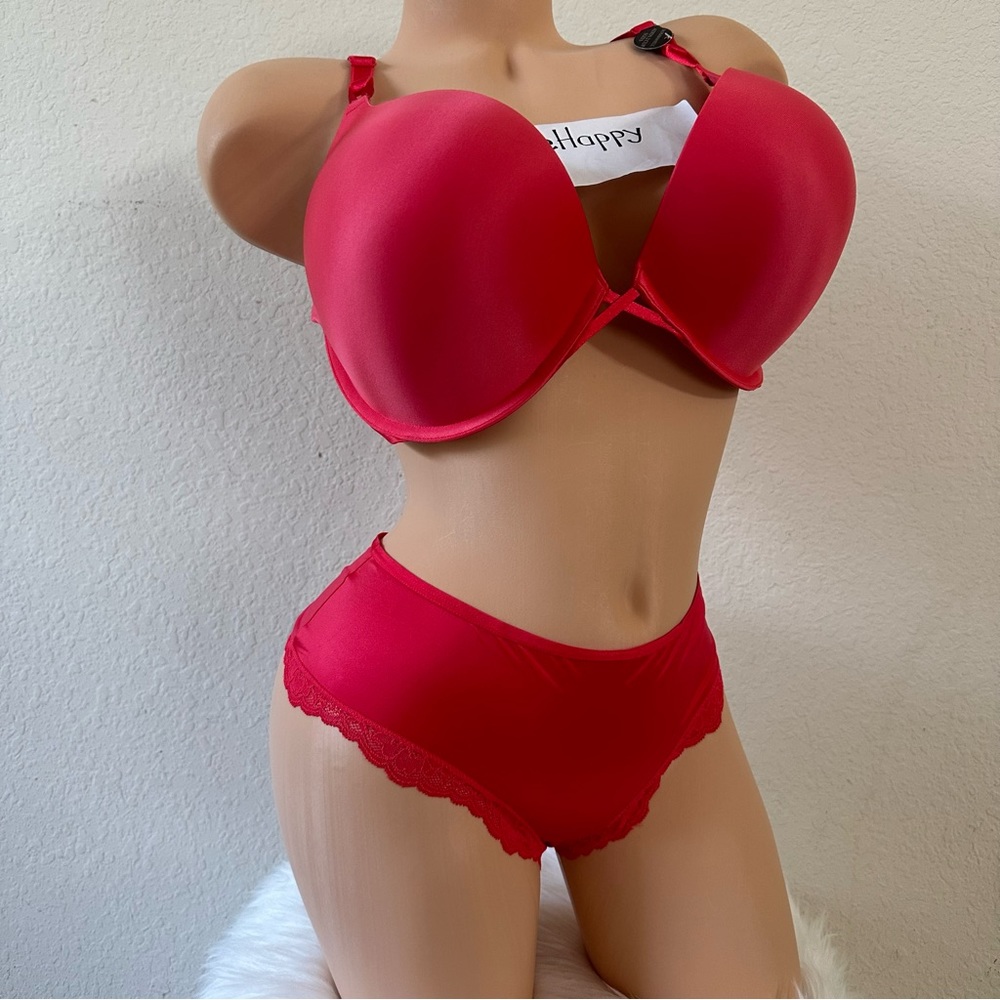 36d, Medium Victoria’s Secret bombshell Bra set
